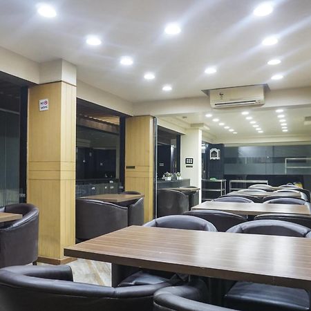 פונה Super Townhouse Oak Sr Hotel Wakad מראה חיצוני תמונה