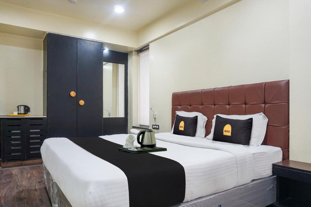 פונה Super Townhouse Oak Sr Hotel Wakad מראה חיצוני תמונה