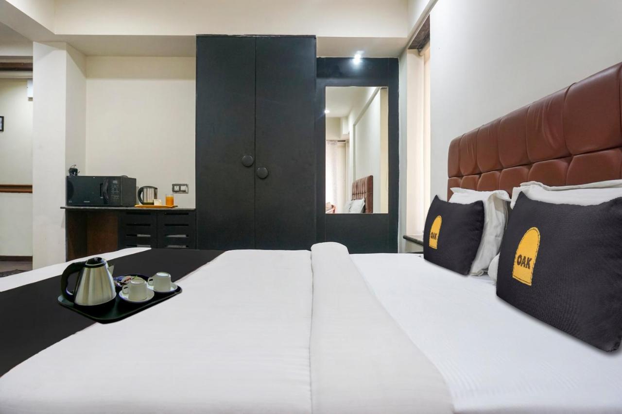 פונה Super Townhouse Oak Sr Hotel Wakad מראה חיצוני תמונה