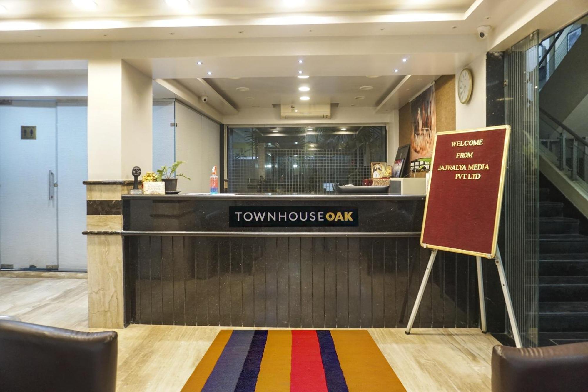 פונה Super Townhouse Oak Sr Hotel Wakad מראה חיצוני תמונה
