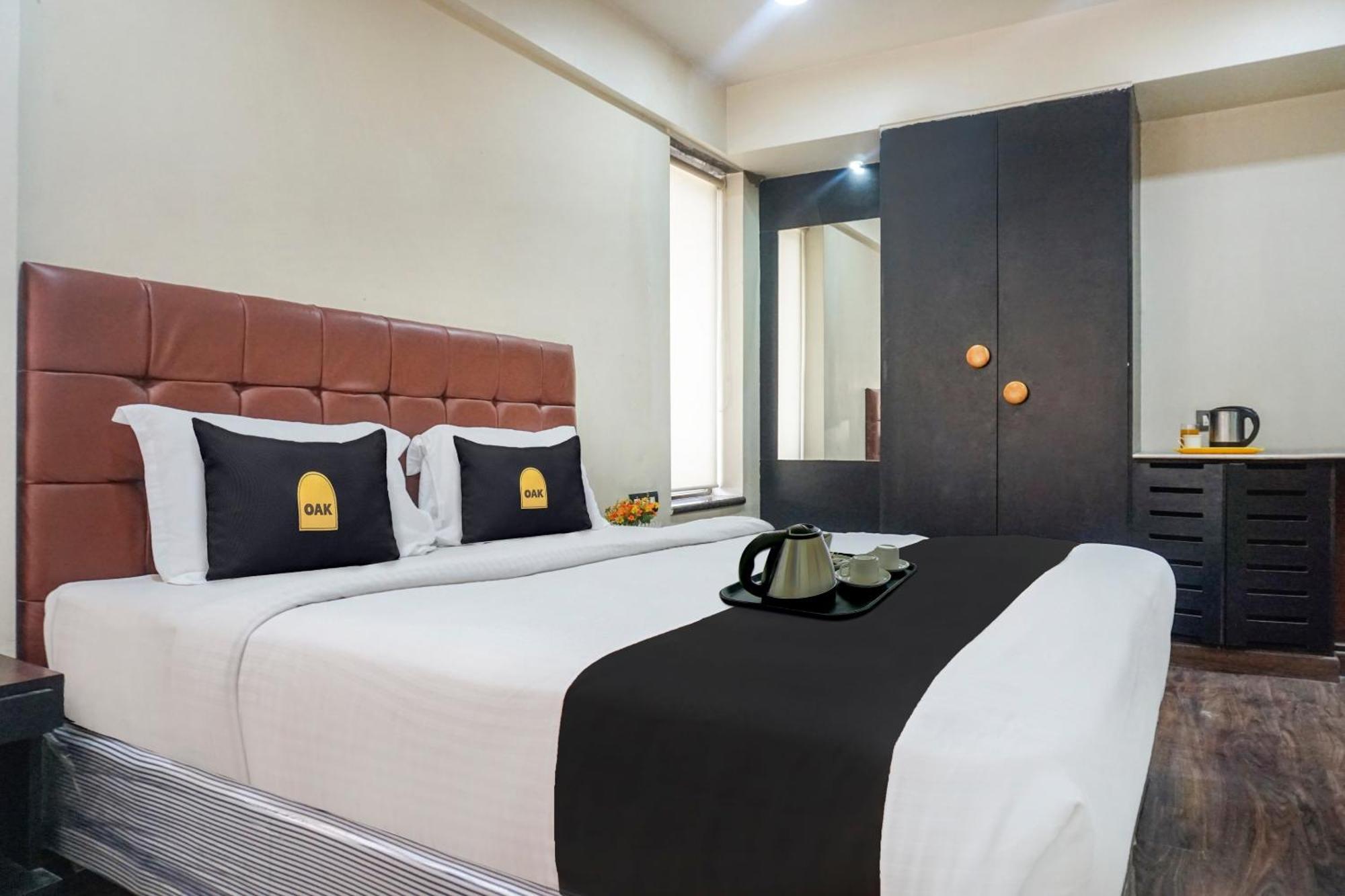 פונה Super Townhouse Oak Sr Hotel Wakad מראה חיצוני תמונה