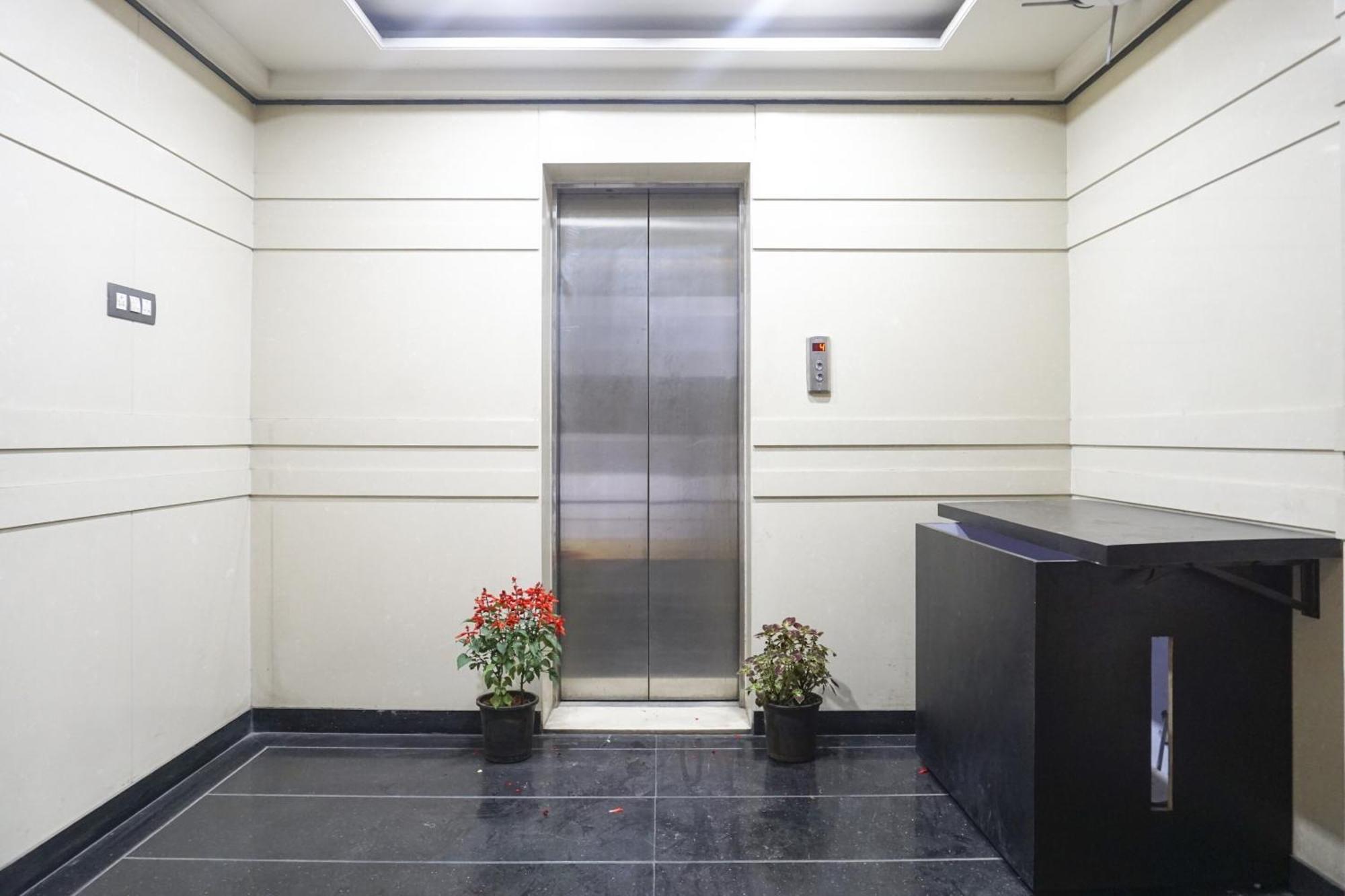 פונה Super Townhouse Oak Sr Hotel Wakad מראה חיצוני תמונה